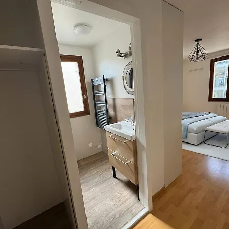 Holiday home Demeure Ambroise - Proche Puy Du Fo *