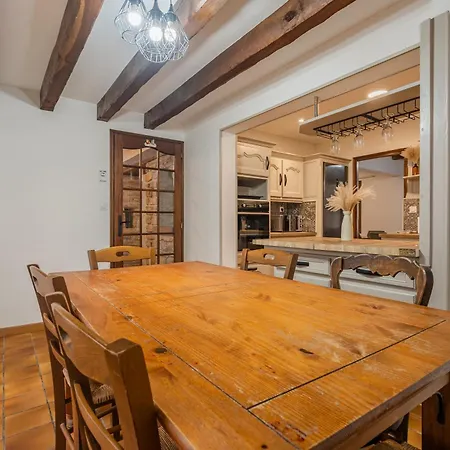 Paradis - Grande Demeure Familiale Proche Puy-du-foυ Ferienhaus *