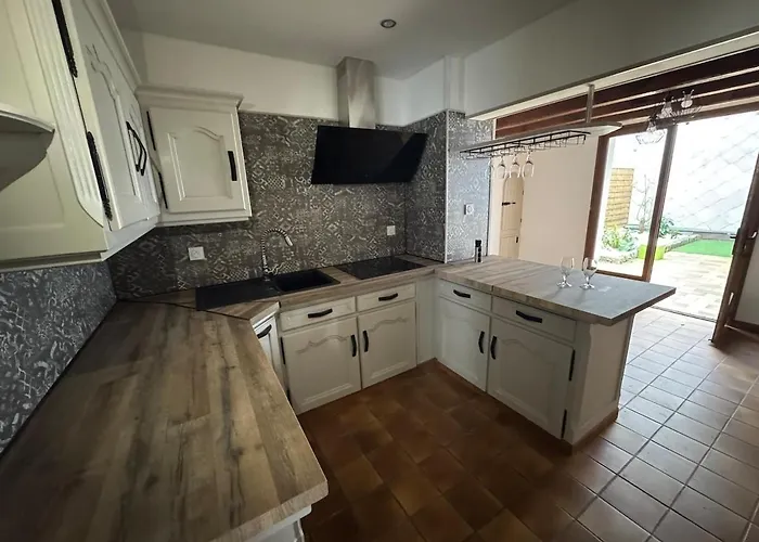 Semesterbostad Demeure Ambroise - Proche Puy Du Fo